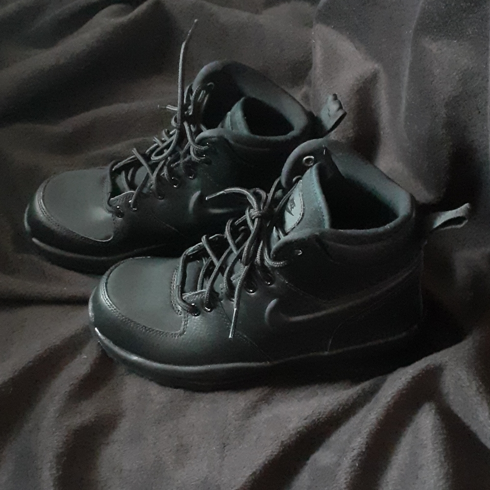 Nike Manoa Grade School Kid's Boots